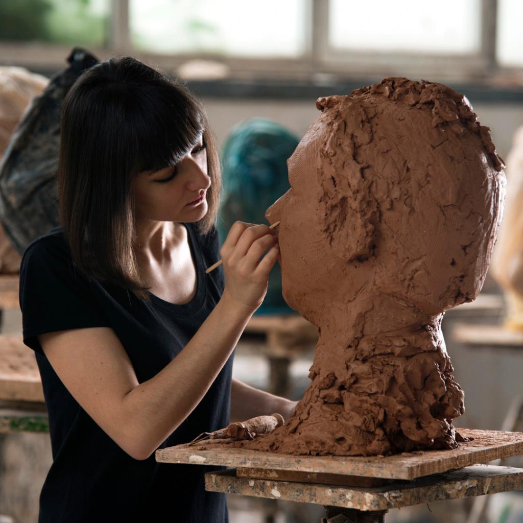 Understanding The Difference Between Mud and Clay Sculpture Making